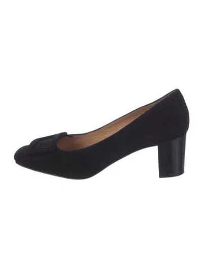 Pre-owned Ann Mashburn Suede Pumps In Black