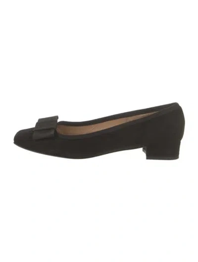Pre-owned Ann Mashburn Suede Pumps In Black