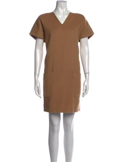 Pre-owned Ann Mashburn V-neck Knee-length Dress In Neutrals