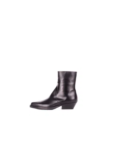 Anna F . Boots In Black