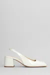 Anna F . Pumps