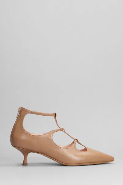 Anna F . Pumps