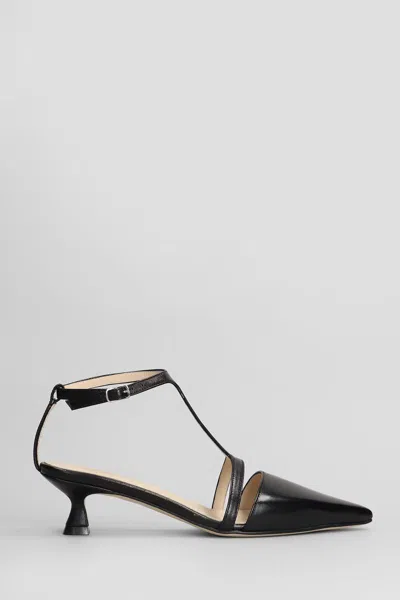 Anna F . Pumps