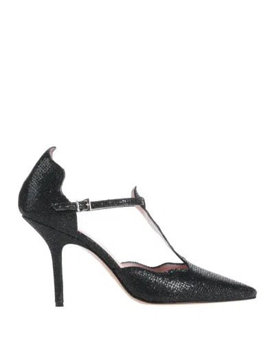 Anna F Pumps In Black