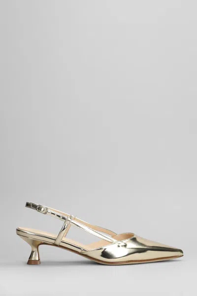 Anna F . Pumps In Platinum