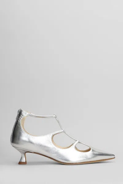 ANNA F ANNA F. PUMPS