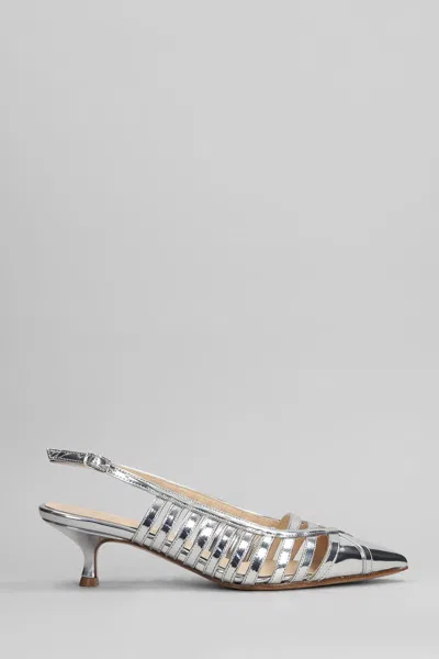ANNA F ANNA F. PUMPS