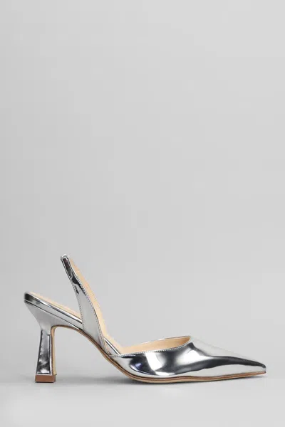 ANNA F ANNA F. PUMPS