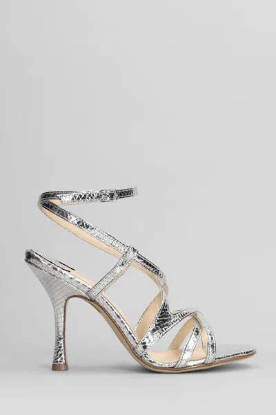 Anna F . Sandals