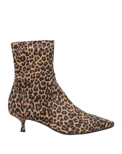 Anna F . Woman Ankle Boots Sand Size 11 Leather