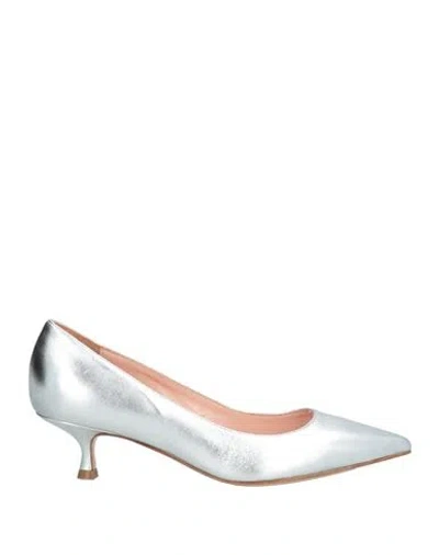 Anna F . Woman Pumps Silver Size 7 Leather