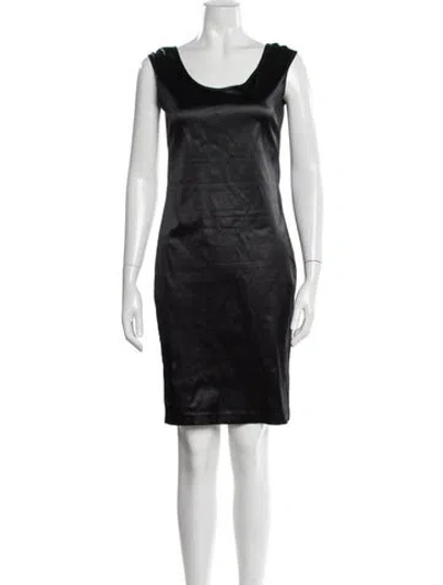 Pre-owned Anna Molinari Scoop Neck Knee-length Dress In Black