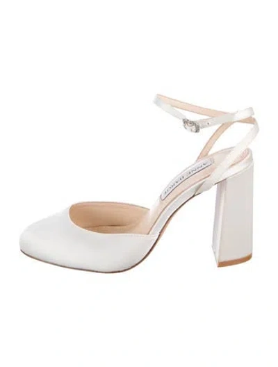 Pre-owned Anne Barge Satin Slingback Pumps In White