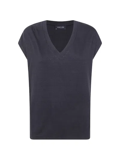 Anne Claire V-neck T-shirt In Black