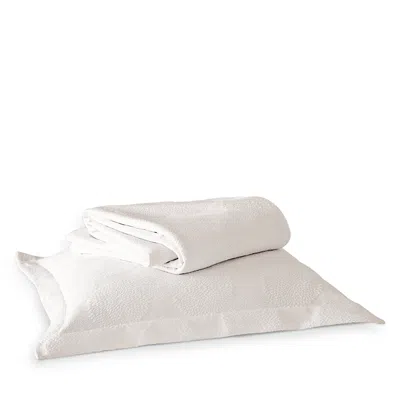 Anne De Solene Dahlia Coverlet, Queen In White