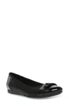 Anne Klein Akable Flat In Black