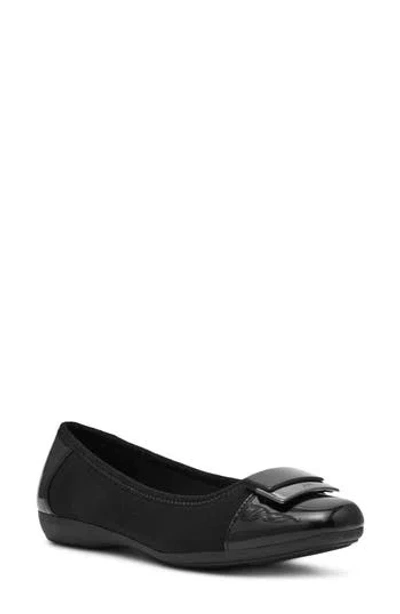 Anne Klein Akuna Cap Toe Flat In Black