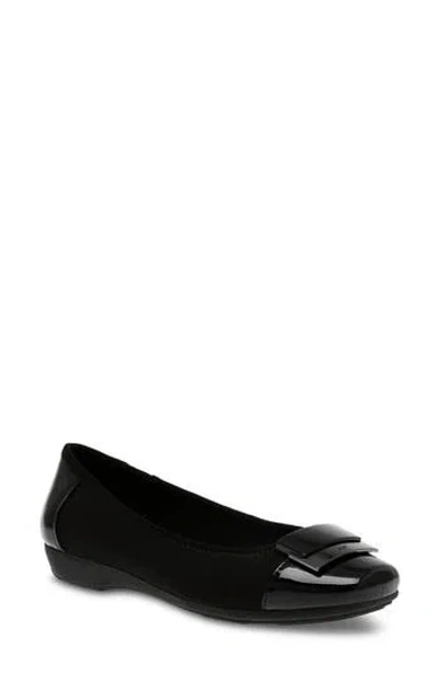 Anne Klein Akuna Cap Toe Flat In Black Combo Fb