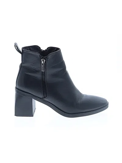 Pre-owned Anne Klein Ankle Boots In Black