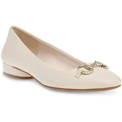 Anne Klein Cora Womens Chain Slip On Loafers In Off White