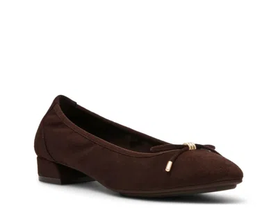 Anne Klein Divine Pump In Brown