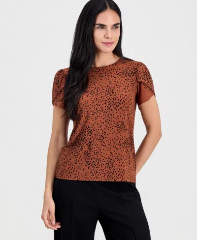 Anne Klein Essentials Ak Anne Klein Petite Crewneck Short-sleeve Printed Top In Brown