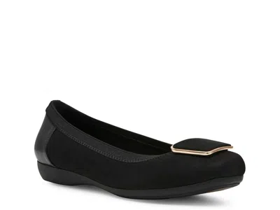 Anne Klein Uliana Flat In Black