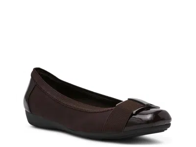 Anne Klein Ultimate Flat In Brown
