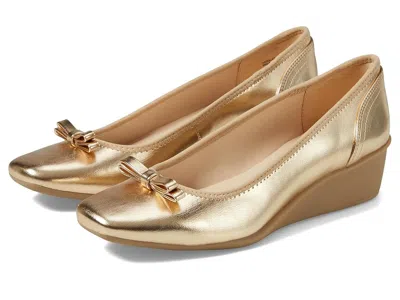 Anne Klein Waldorf High In Gold