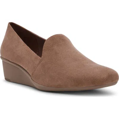 Anne Klein Wendell Wedge Pump In Brown