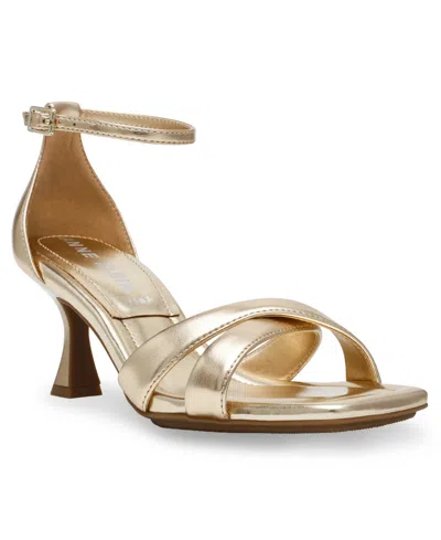 ANNE KLEIN WOMEN'S JOSS SQUARE TOE ANKLE STRAP DRESS SANDALS