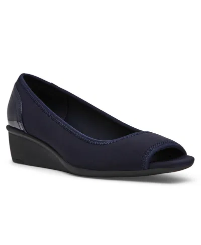 Anne Klein Waylynn Wedge Pump In Orange
