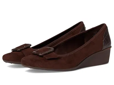 Anne Klein Wyatt In Brown
