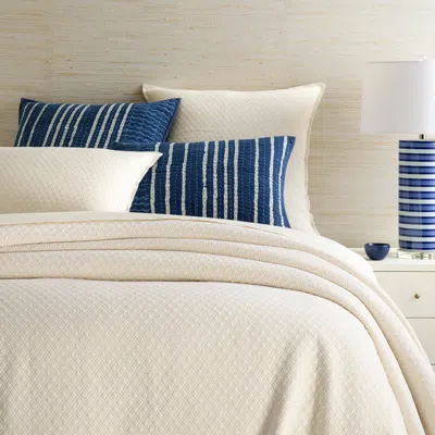 Annie Selke Diamond Ivory Matelasse Coverlet - Queen In White