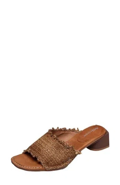 Antelope Clover Raffia Block Heel Sandal In Taupe