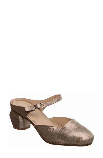 Antelope Giselle Pump In Brown