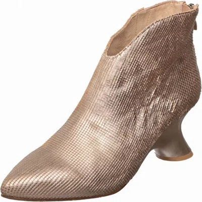 Antelope Phoebe Boot In Gold