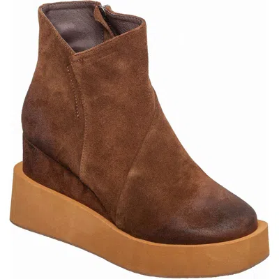 ANTELOPE ANTELOPE SUEDE PLATFORM WEDGE BOOT