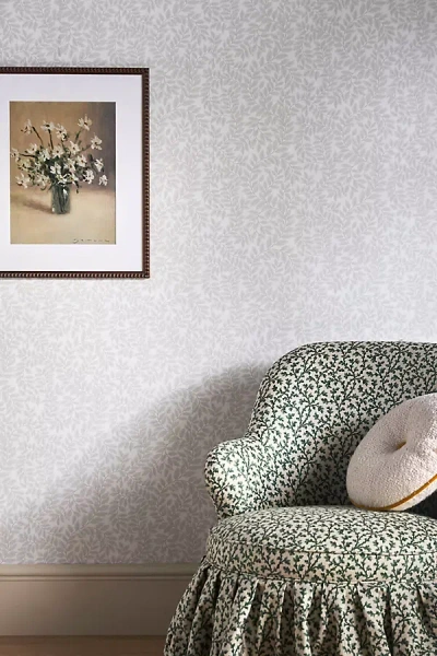 Anthropologie Lindlöv Light Leafy Vines Floral Wallpaper In Gray