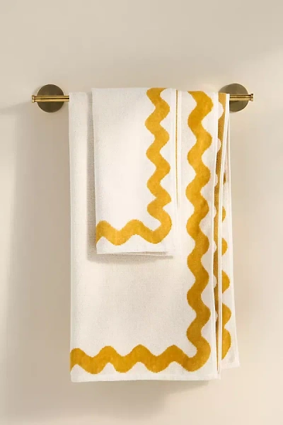 Anthropologie Maeve Ernestine Scalloped Bath Towel Collection In White