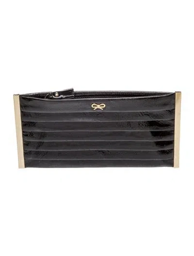 Pre-owned Anya Hindmarch Patent Leather Clutch In Black
