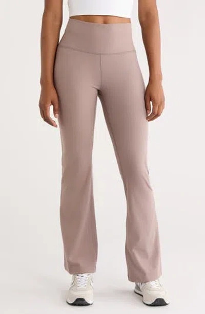 Apana Maggie Bootcut Leggings In Pink
