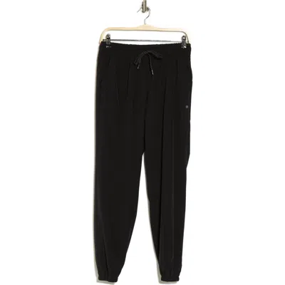 Apana Napa Woven Cropped Joggers