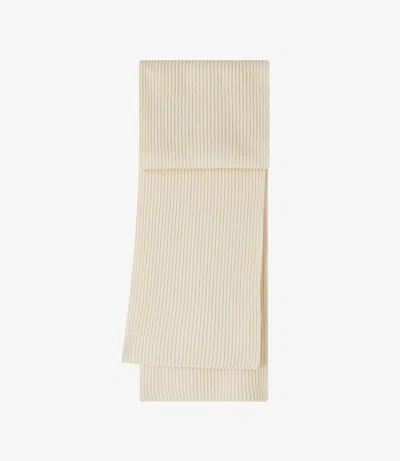 Apc Camille Scarf One Size Ecru In Neutral