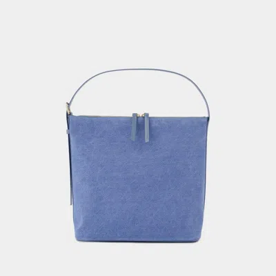 Apc Vera Zipped Shoulder Bag In Blue