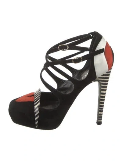 Pre-owned Aperlai Suede Pumps In Black