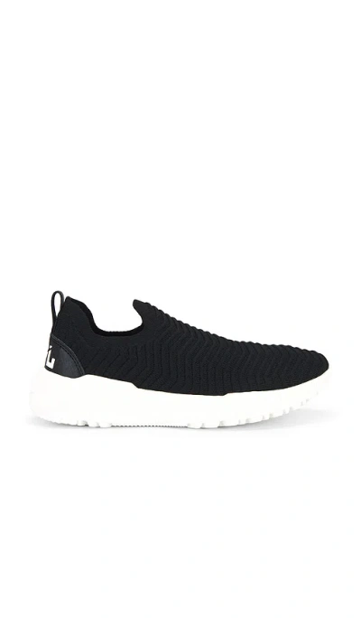 Apl Athletic Propulsion Labs Techloom Traveler Sneaker In 黑色 & 乳白色