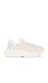 Apl Athletic Propulsion Labs Techloom Zipline Sneaker In Ivory & Sandstone