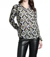 Apny Runie Button Up Top In Black In Gray