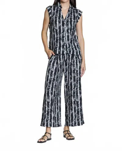 Apny Women's Sleeveless Print Top In Black White In Multi